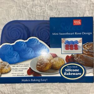 6 CUP MINI ROSE CUPCAKE SILICONE PAN